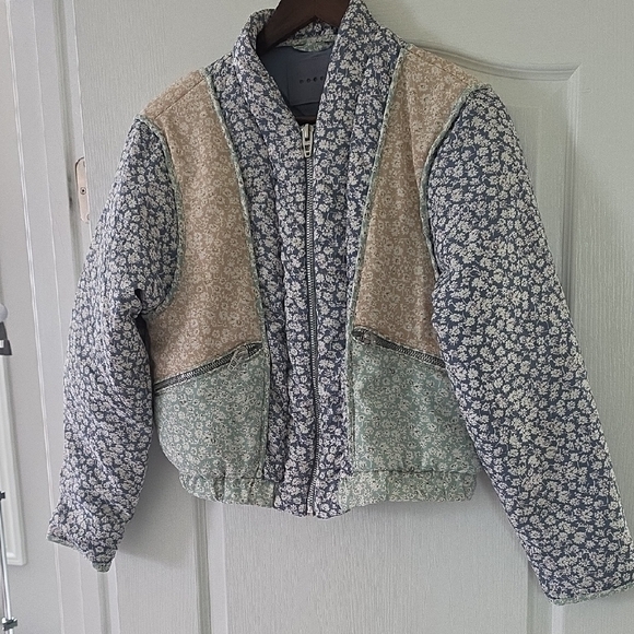 Blank NYC Floral Puff Light Jacket - Blue, Pink, and Gray Size XS - Picture 14 of 15